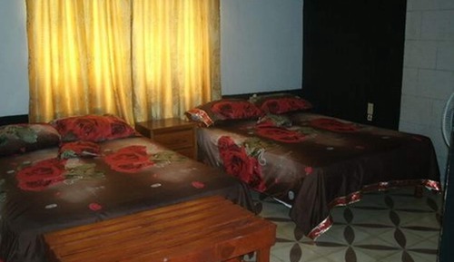 Habitación familiar, varias camas, baño privado