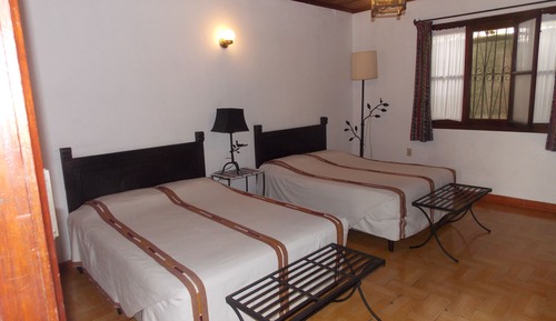 Habitación doble, 2 camas de matrimonio, accesible para personas con discapacidad