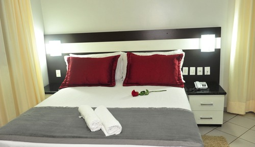 Habitación Confort con 1 cama doble o 2 individuales, 1 cama de matrimonio grande, no fumadores