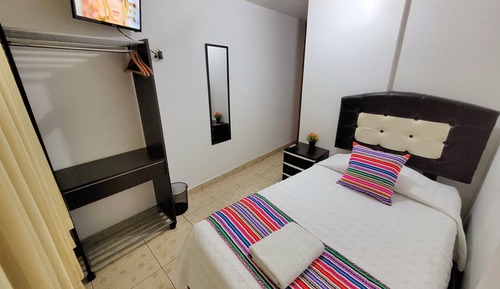 Habitación Individual con Baño Privado