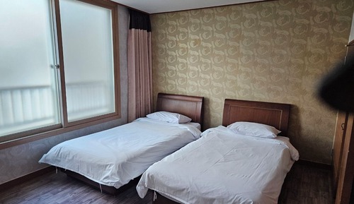 Gold Suite