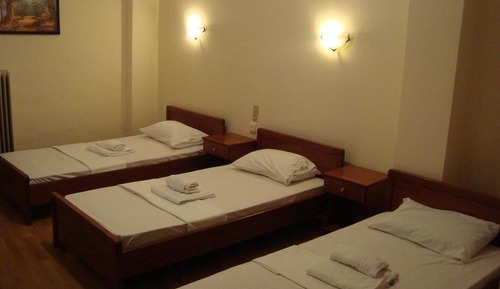 Habitación triple básica, accesible para personas con discapacidad