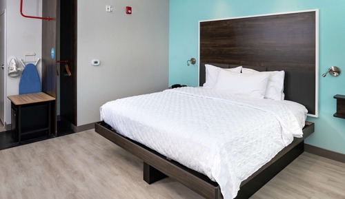 Habitación, 1 cama de matrimonio grande, accesible para personas con discapacidad, bañera