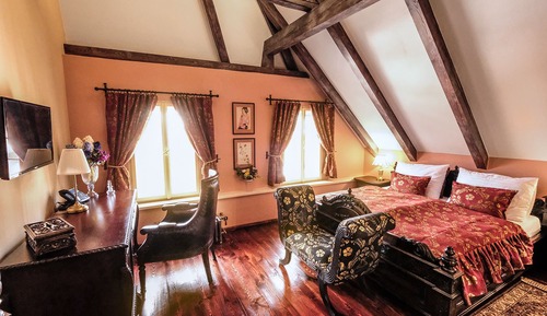 Habitación (Deluxe King 303)