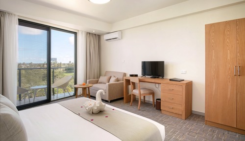 Suite de lujo, 1 habitación, baño privado, vistas al jardín