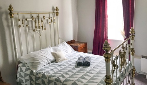 Habitación, 1 cama de matrimonio, baño compartido
