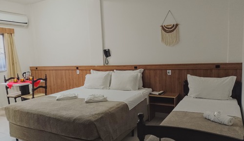 Habitación triple económica, planta baja