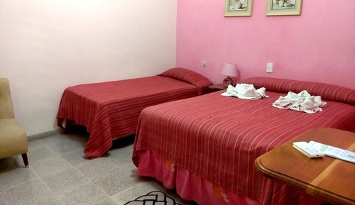Habitación Confort con 1 cama doble o 2 individuales