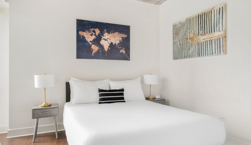 Estudio Deluxe, 1 cama de matrimonio, no fumadores, balcón (Self Check-in with Virtual Front Desk)