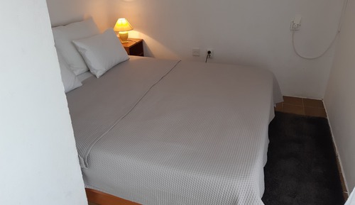 Estudio estándar, 1 cama de matrimonio, vistas a la colina