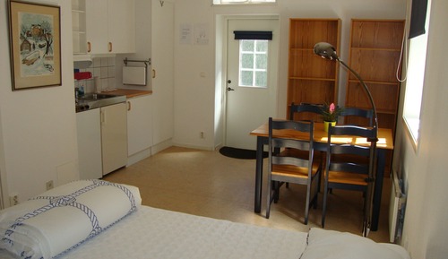 Habitación con 2 camas individuales, baño privado