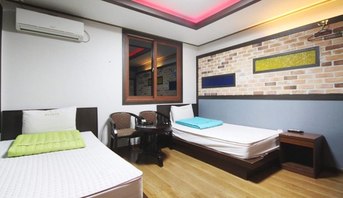 Habitación con 2 camas individuales