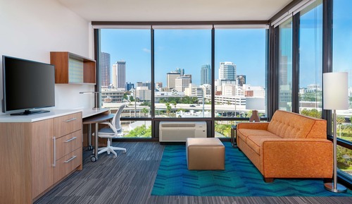 Suite, 1 habitación, con vistas, en esquina (1 King Bed)