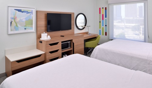 Habitación, 2 camas de matrimonio, frigorífico y microondas