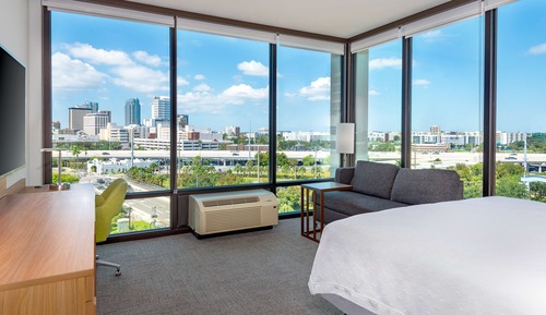 Habitación, 1 cama de matrimonio grande, vistas a la ciudad, en esquina (High Floor)