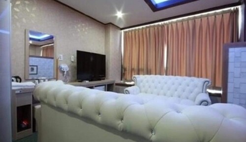 Suite junior (for 3, 1 Double Bed&1 Single Bed)
