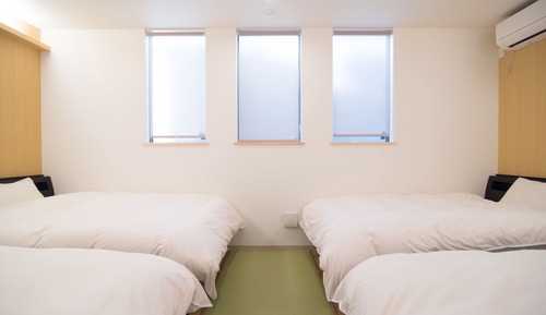 Habitación (- 1 -)