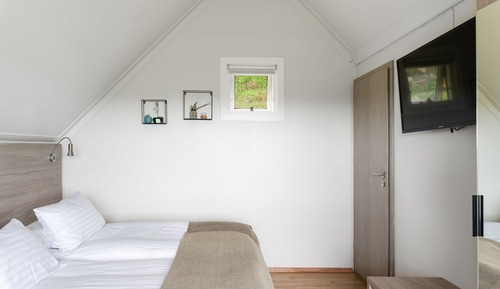 Habitación con 1 cama doble o 2 individuales, baño privado