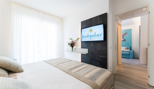 Suite familiar, vistas parciales al mar