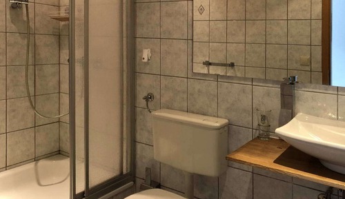 Habitación individual, baño privado (incl. Netflix and Nespresso)