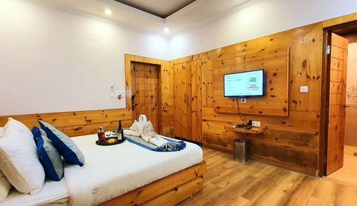 Habitación básica, 1 cama de matrimonio grande, vistas al jardín