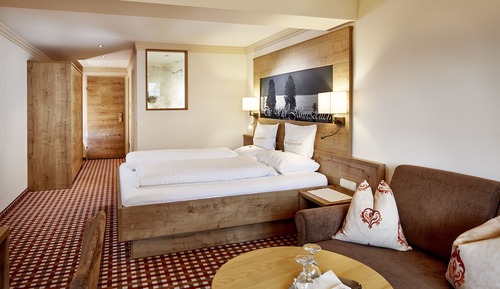 Habitación Confort, 1 cama de matrimonio con sofá cama, no fumadores, vistas a la montaña