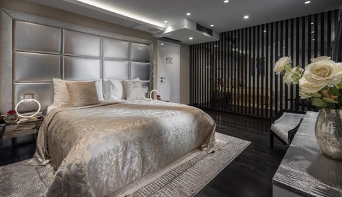 Luxury King Room