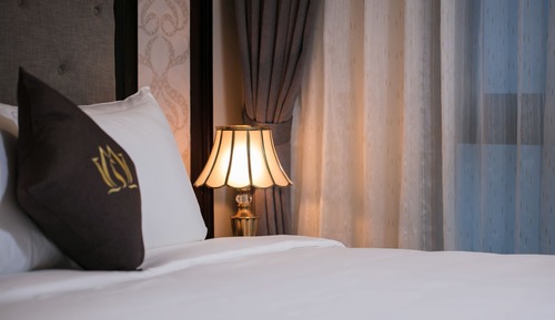 Suite, 1 cama de matrimonio grande, vistas a la ciudad