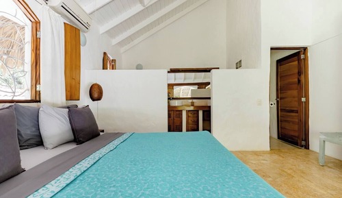 Habitación Confort, 1 cama de matrimonio grande, vistas a la piscina