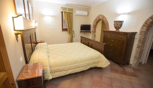 Habitación triple económica, varias camas, no fumadores