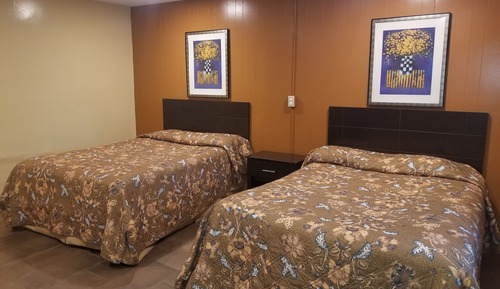 Habitación básica doble, 2 camas de matrimonio, fumadores