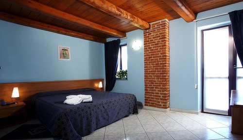 Habitación superior con 1 cama doble o 2 individuales