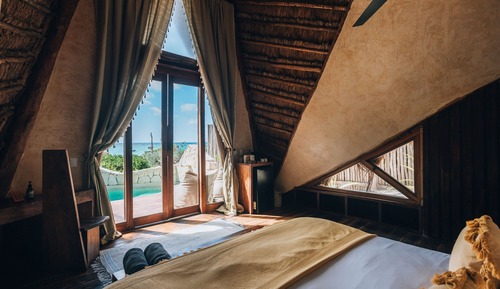 Oceanfront Suite with Plunge Pool