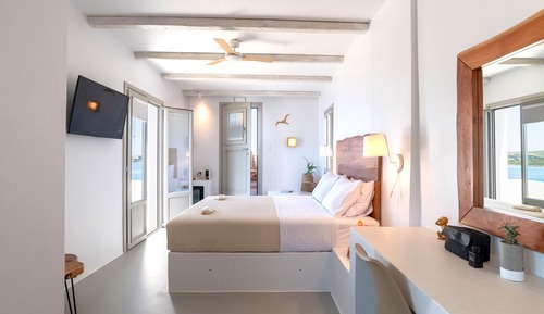 360 Double Suite with Sea View and Jetted Tub