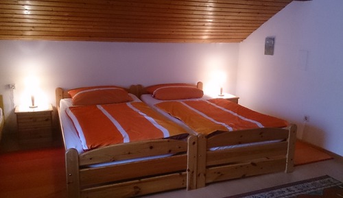 Habitación triple, vistas al jardín