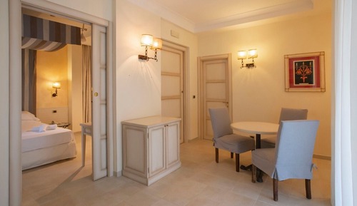 Suite superior, piscina privada (Faraglioni)