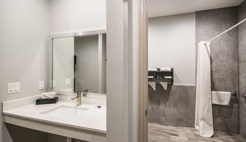 Suite, 1 cama de matrimonio grande, accesible para personas con discapacidad (Kitchenette)