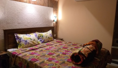 Estudio familiar, 1 cama de matrimonio grande con sofá cama