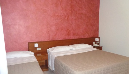 Habitación clásica con 1 cama doble o 2 individuales