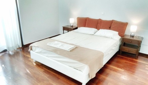 Apartamento económico, 2 habitaciones, balcón (B2)