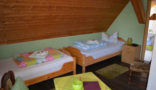 Habitación con 2 camas individuales