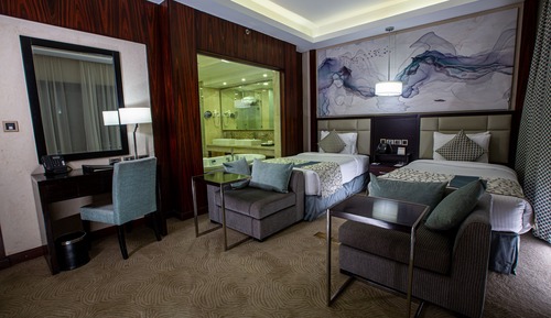 Habitación Grand con 2 camas individuales, vistas a la piscina (Deluxe)