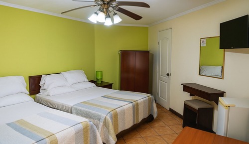 Habitación cuádruple estándar, 2 camas dobles, no fumadores