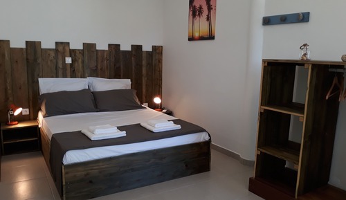 Estudio Confort, 1 cama de matrimonio, vistas parciales al mar