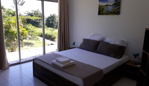 Estudio panorámico, 1 cama de matrimonio, vistas parciales al mar