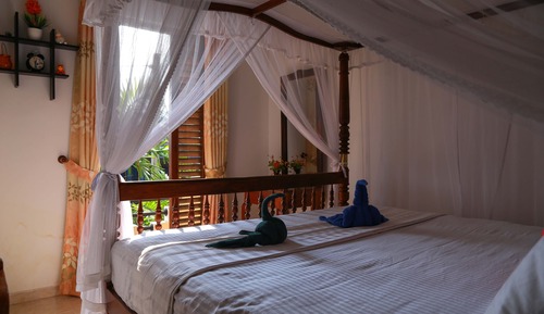 Apartamento de lujo, 1 cama de matrimonio grande, balcón