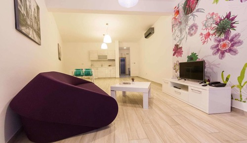 Apartamento, 1 habitación, balcón, vistas al jardín