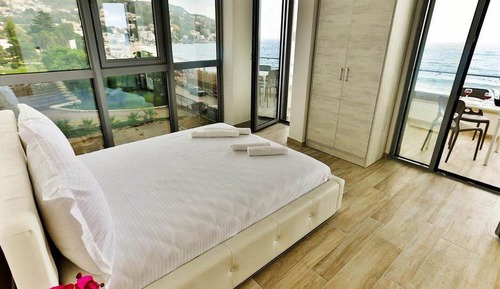 Apartamento, 2 habitaciones, balcón, vistas al mar