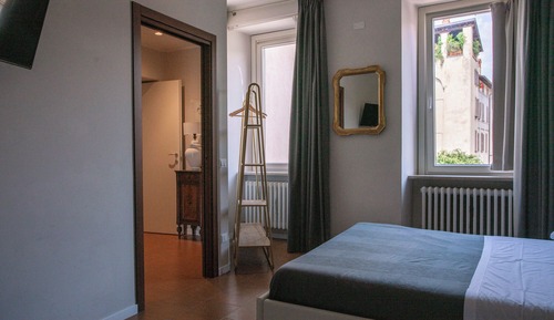 Habitación triple superior, vistas a la ciudad