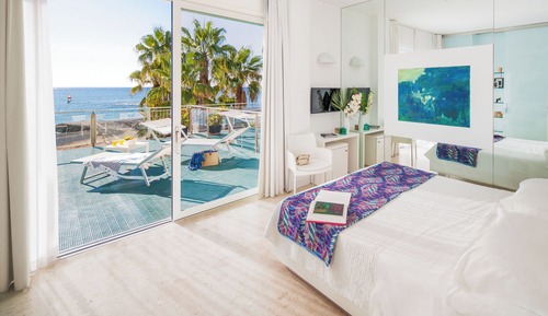 Habitación panorámica con 1 cama doble o 2 individuales, mirando al mar (Belvedere)